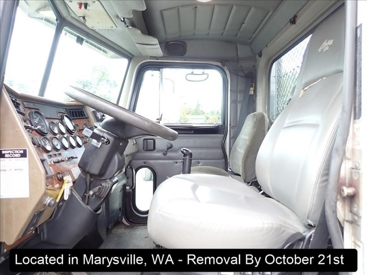2003-peterbilt-330-image-16