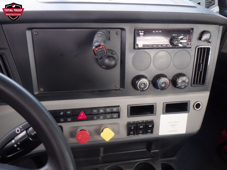 2020-freightliner-cascadia-126-image-19