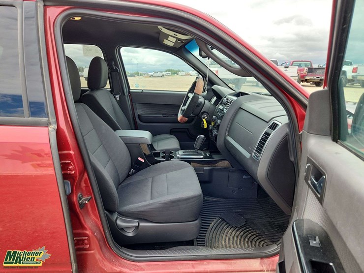 2012-ford-escape-xlt-image-18