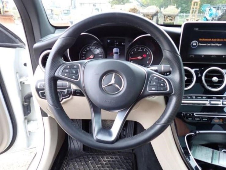 2018-mercedes-benz-glc300-image-13
