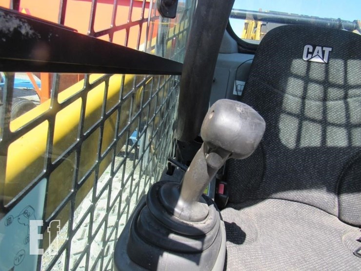 2014-caterpillar-272d-image-8