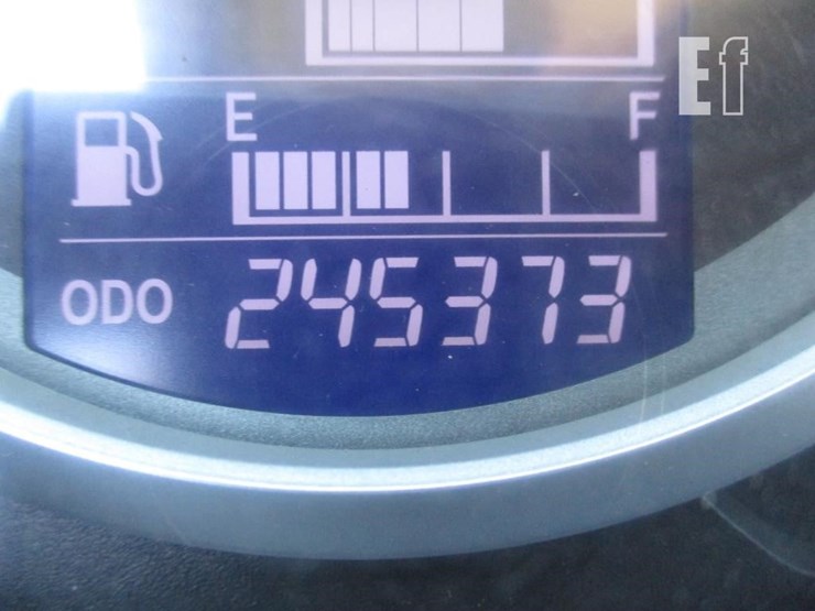 2012-hino-268-image-33