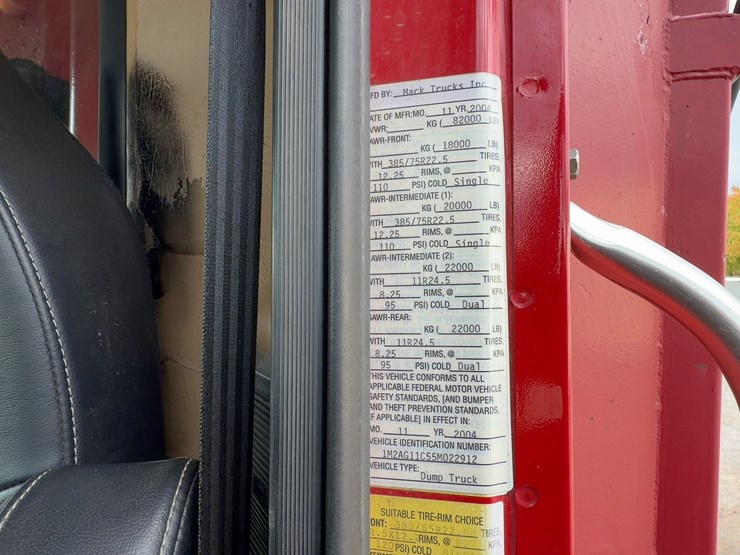 2005-mack-granite-cv713-image-28