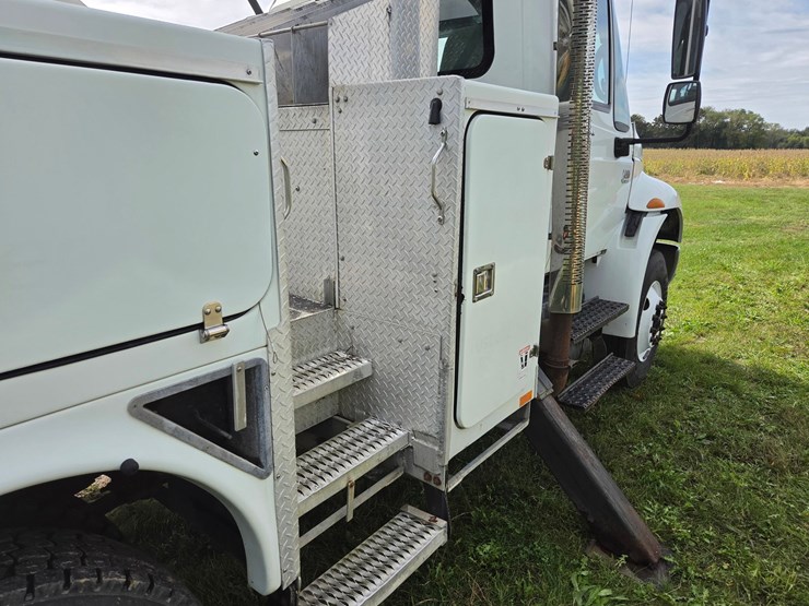 2007-international-durastar-4400-image-22