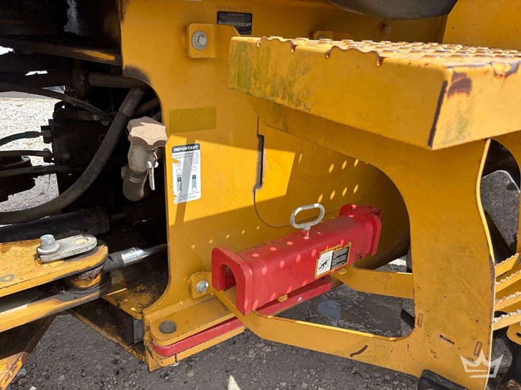 2017-deere-524k-image-25