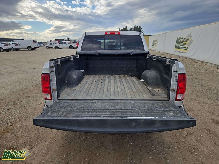 2012-dodge-1500-image-12