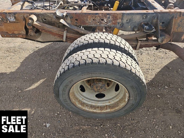 2015-ford-f550-image-11