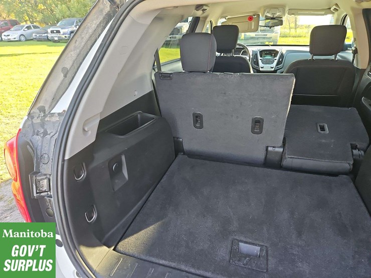 2015-chevrolet-equinox-image-25