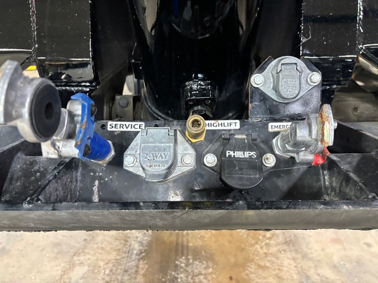 2025-axle-end-dump-image-90