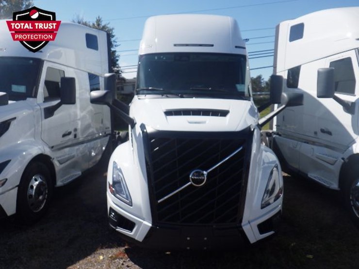 2025-volvo-vnl860-image-2