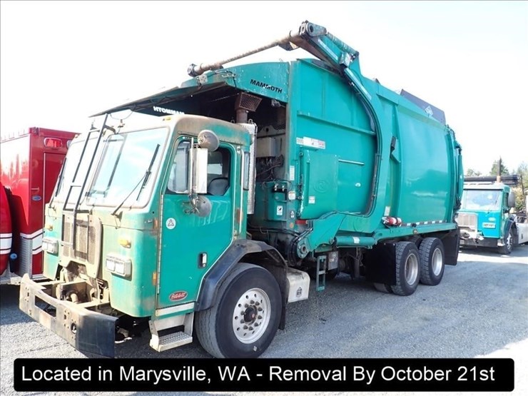 2015-peterbilt-320-image-1