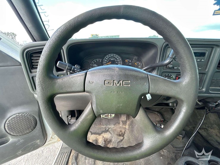 2006-gmc-sierra-2500-image-13