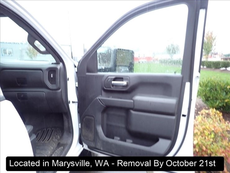 2021-chevrolet-3500-image-11