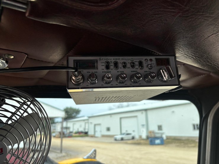 1982-peterbilt-359-image-79