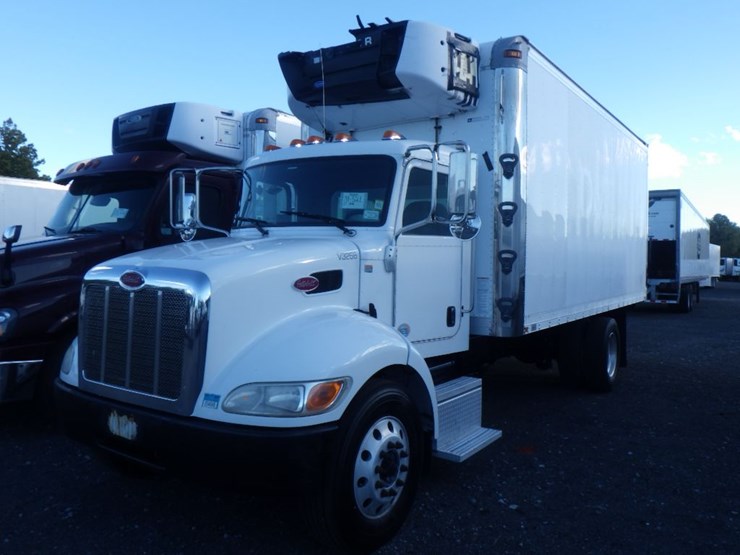 2017-peterbilt-337-image-1