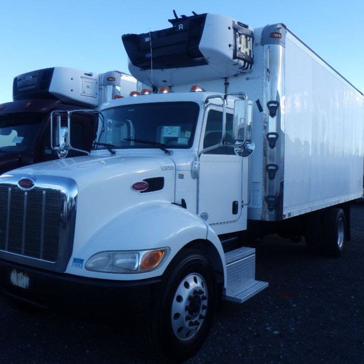 2017 PETERBILT 337