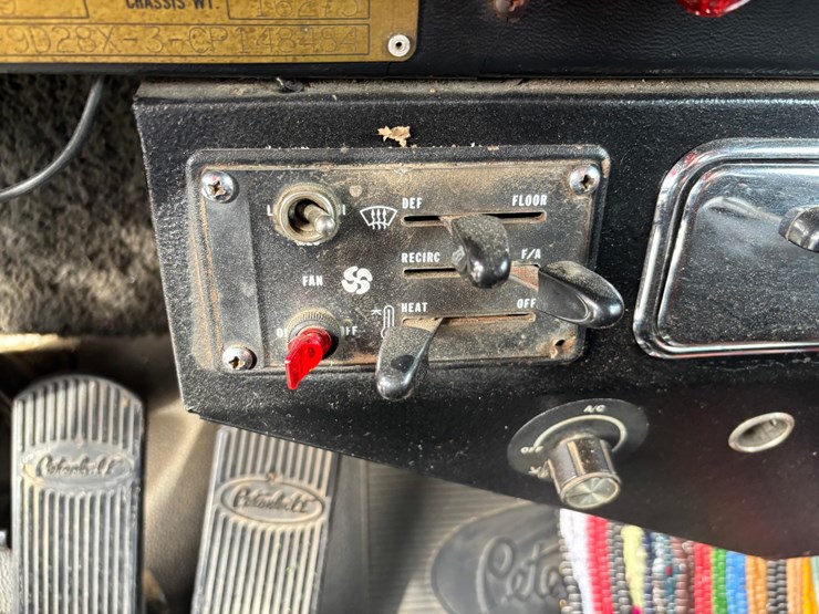 1982-peterbilt-359-image-68