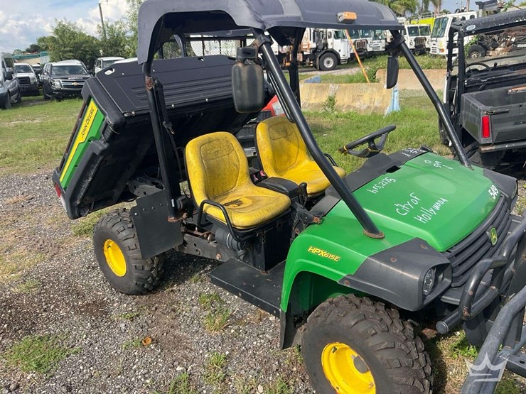 2022-john-deere-gator-image-21