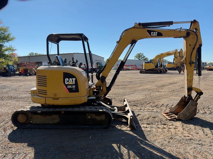 2014-caterpillar-305-image-6