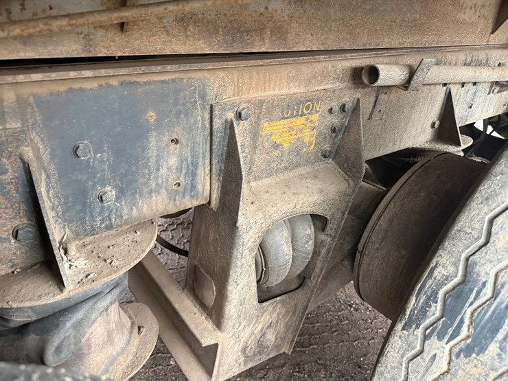 1992-ford-l9000-image-18