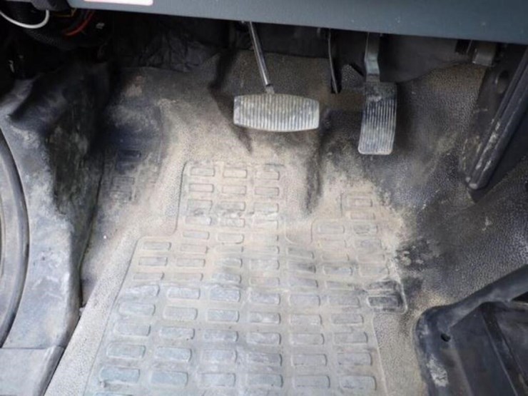 2023-ford-f650-image-15