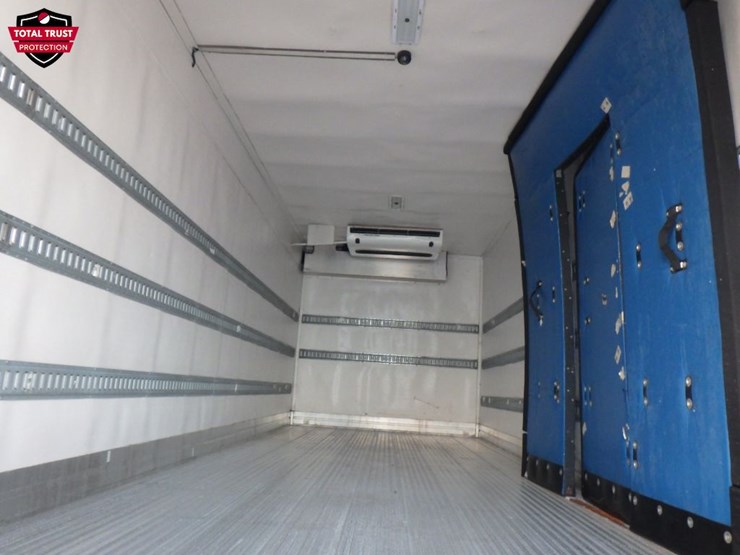2020-freightliner-m2-106-image-8