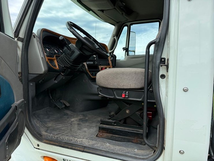 international-prostar-image-50