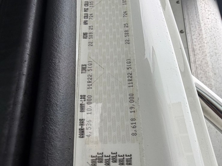 #1666-•-2012-freightliner-moving-box-truck-image-57