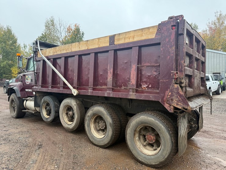 1992-ford-l9000-image-3