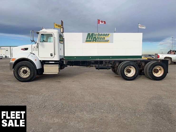 2007-peterbilt-335-image-5