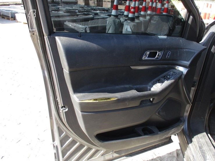 2014-ford-explorer-image-14