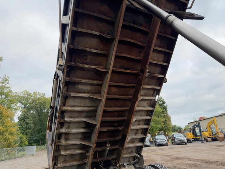 2008-peterbilt-367-image-21