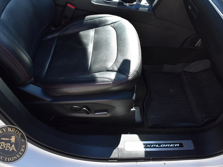 2018-ford-explorer-image-55