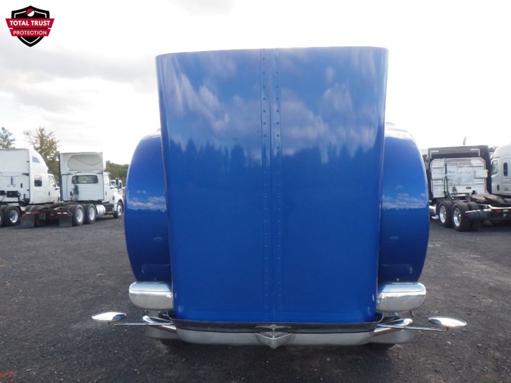 2019-peterbilt-389-image-23
