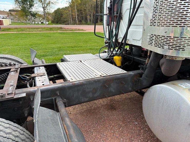 international-prostar-image-28