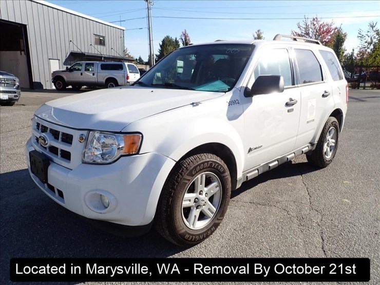 2010-ford-escape-image-1