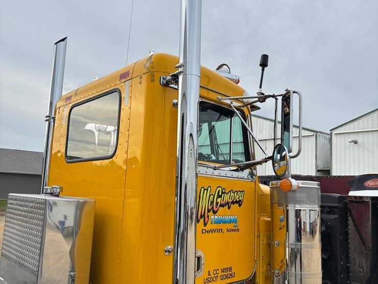 1982-peterbilt-359-image-95