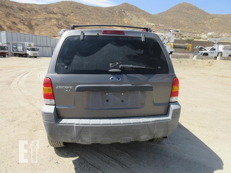 2005-ford-escape-xlt-image-14