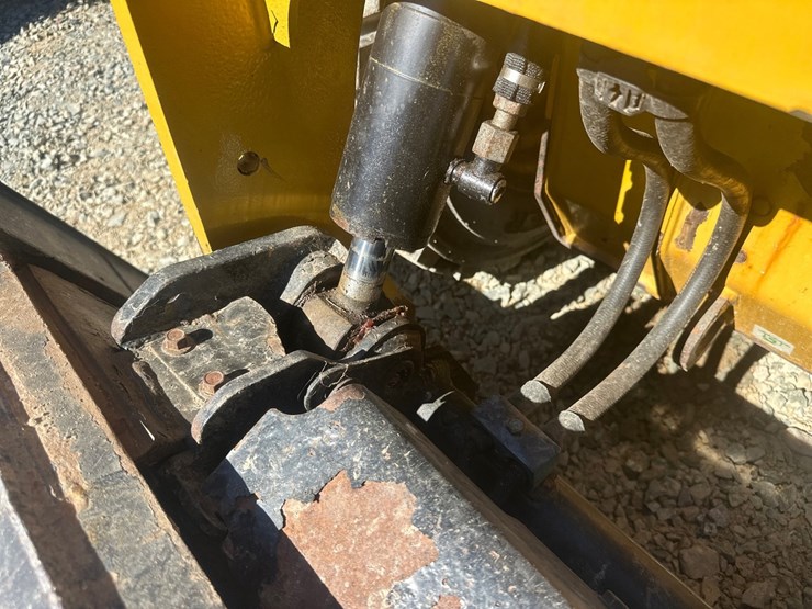 #2879-•-caterpillar-242d-wheeled-skid-steer-image-36