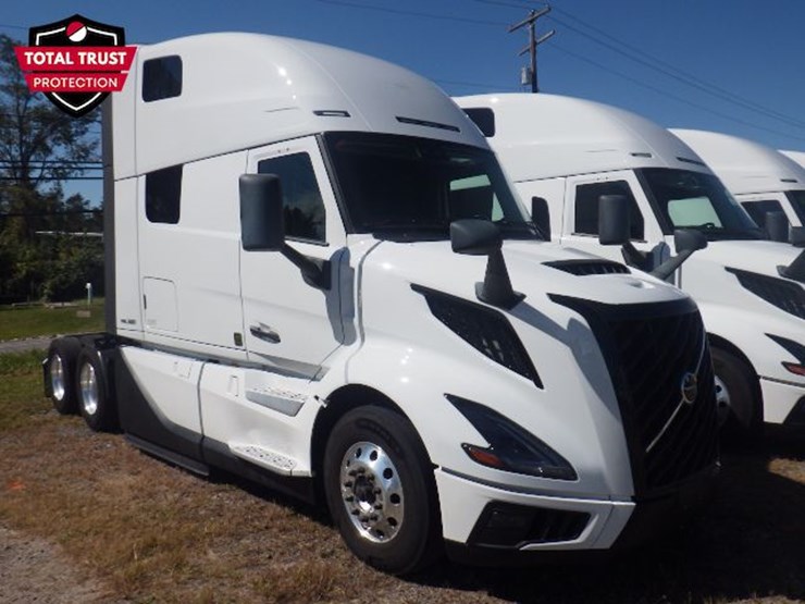 2025-volvo-vnl860-image-3