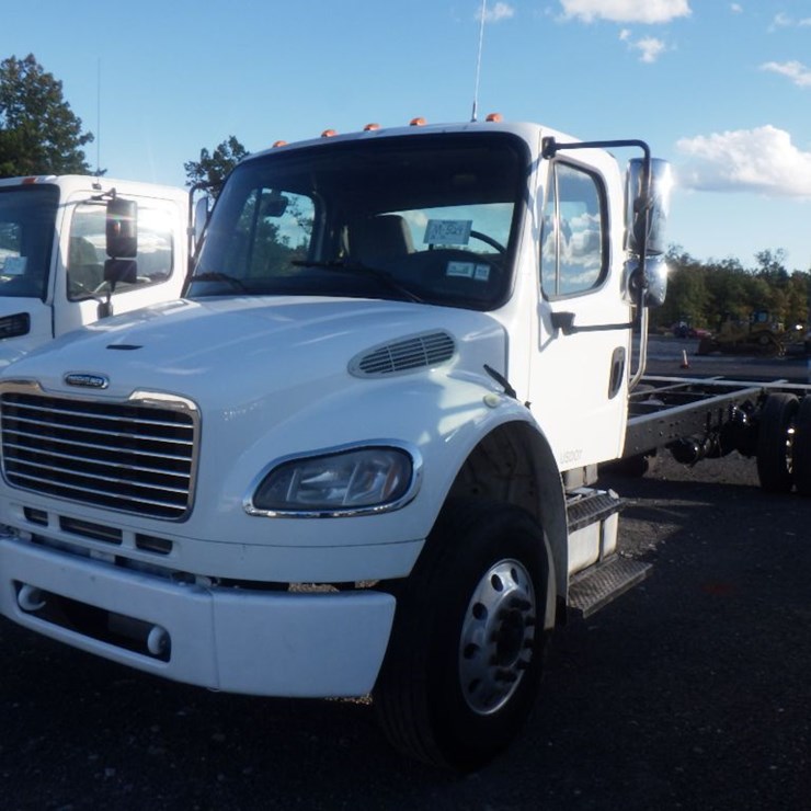 2018 FREIGHTLINER M2 106