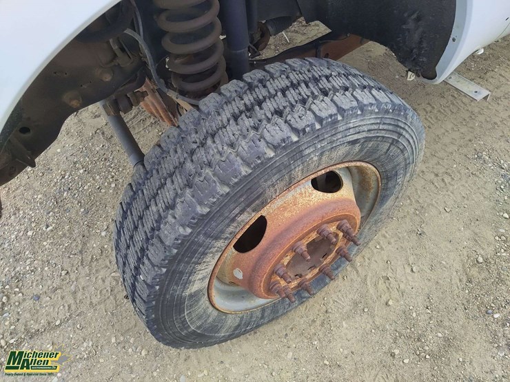 2011-ford-f550-image-22