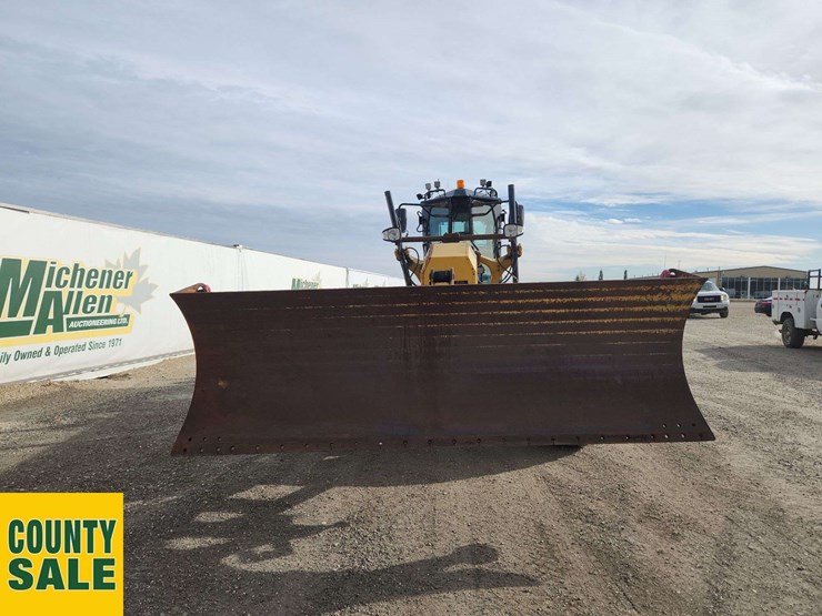 2015-caterpillar-140m-image-54