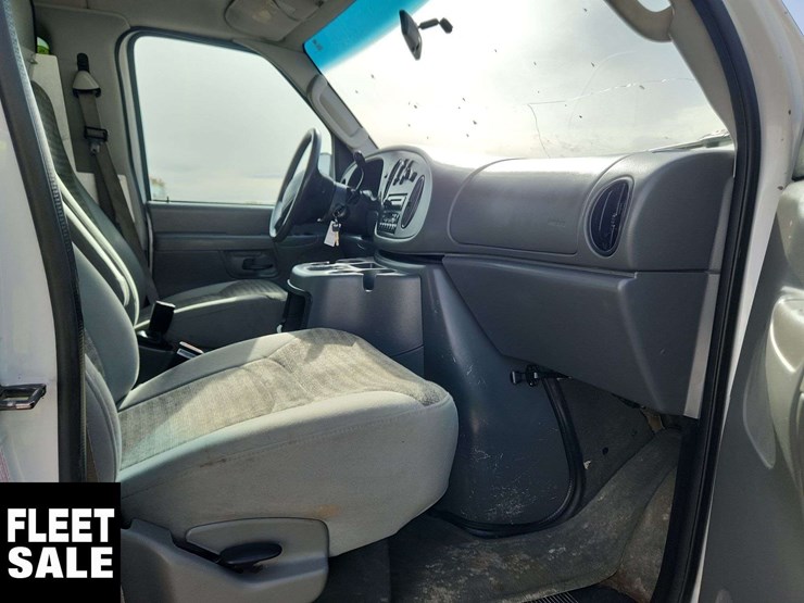 2003-ford-cargo-image-27