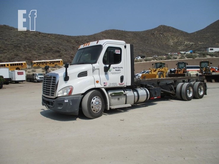 2012-freightliner-cascadia-113-image-1