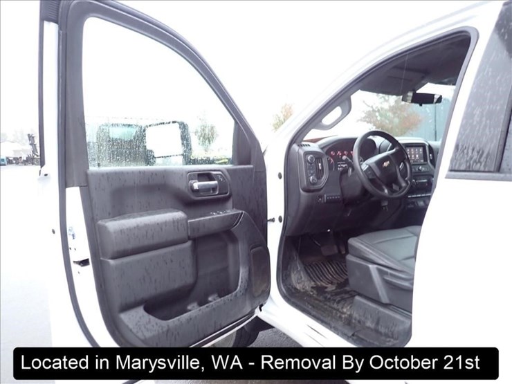 2021-chevrolet-3500-image-14