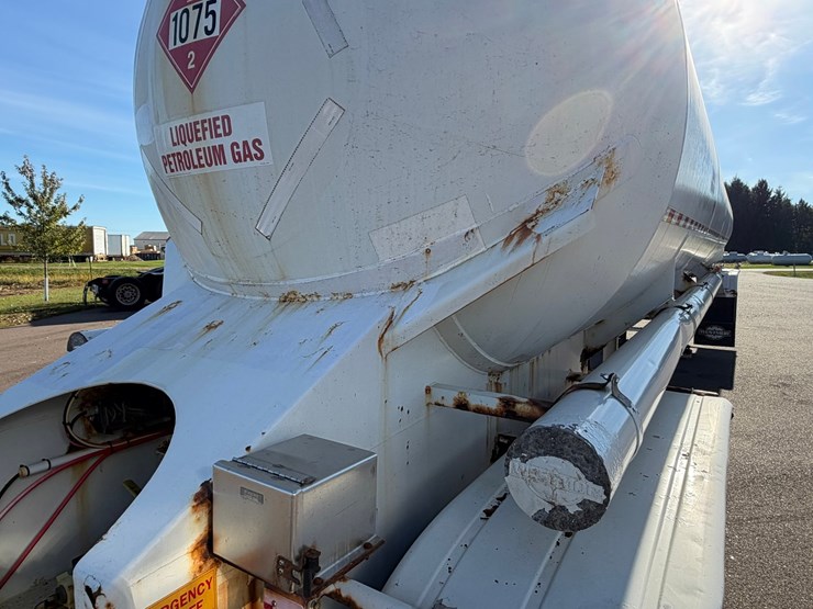 #1848-•-1997-leslie-44'-tanker-trailer-image-36