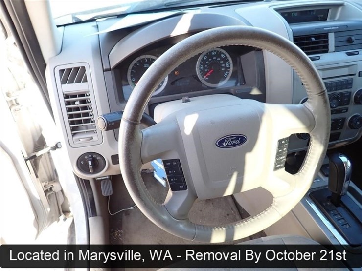 2010-ford-escape-image-16