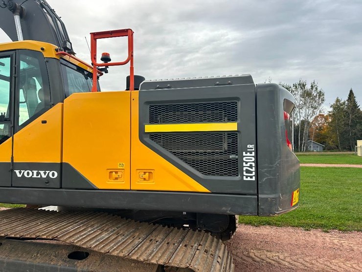volvo-ec250e-lr-image-24