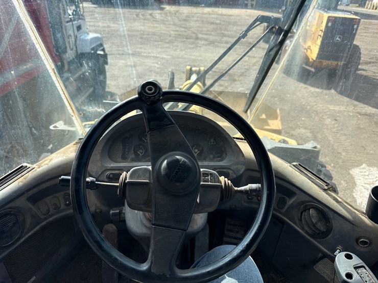 komatsu-wa320-image-53
